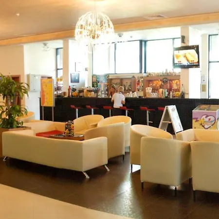 Glarus Отель 4*