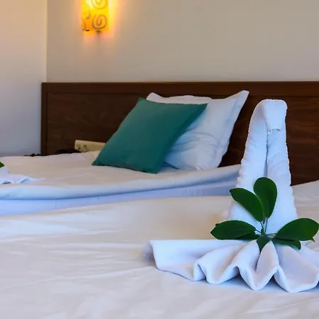 Хотел Glarus Beach& Aqua Park
