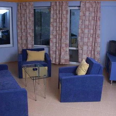 Glarus Beach& Aqua Park ホテル 4*