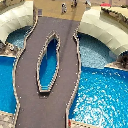 ホテル Glarus Beach& Aqua Park