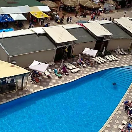 Glarus Beach& Aqua Park サニービーチ