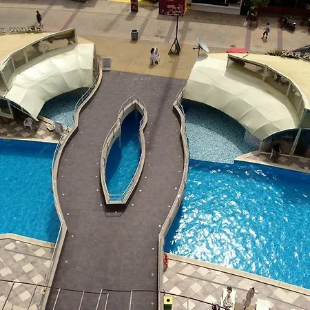 Glarus Beach& Aqua Park ホテル 4*