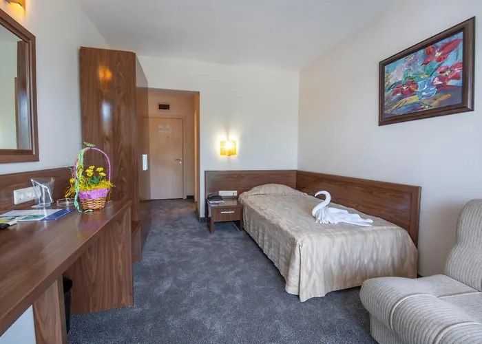 Glarus Отель 4*