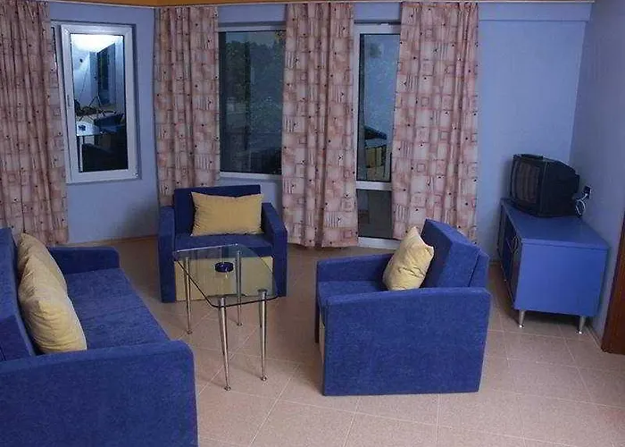 Glarus Отель 4*