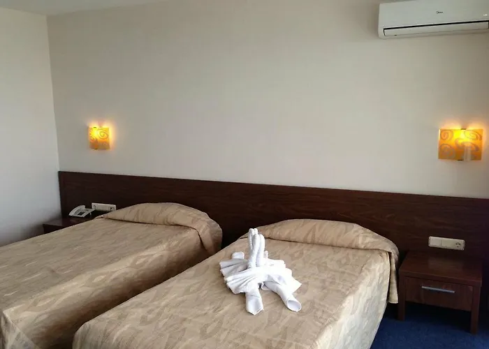 Отель Glarus 4*